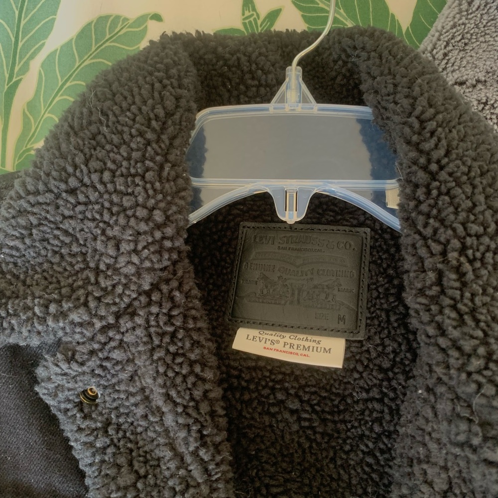 Levi’s Black Jean Jacket! Wool Interior - image 2